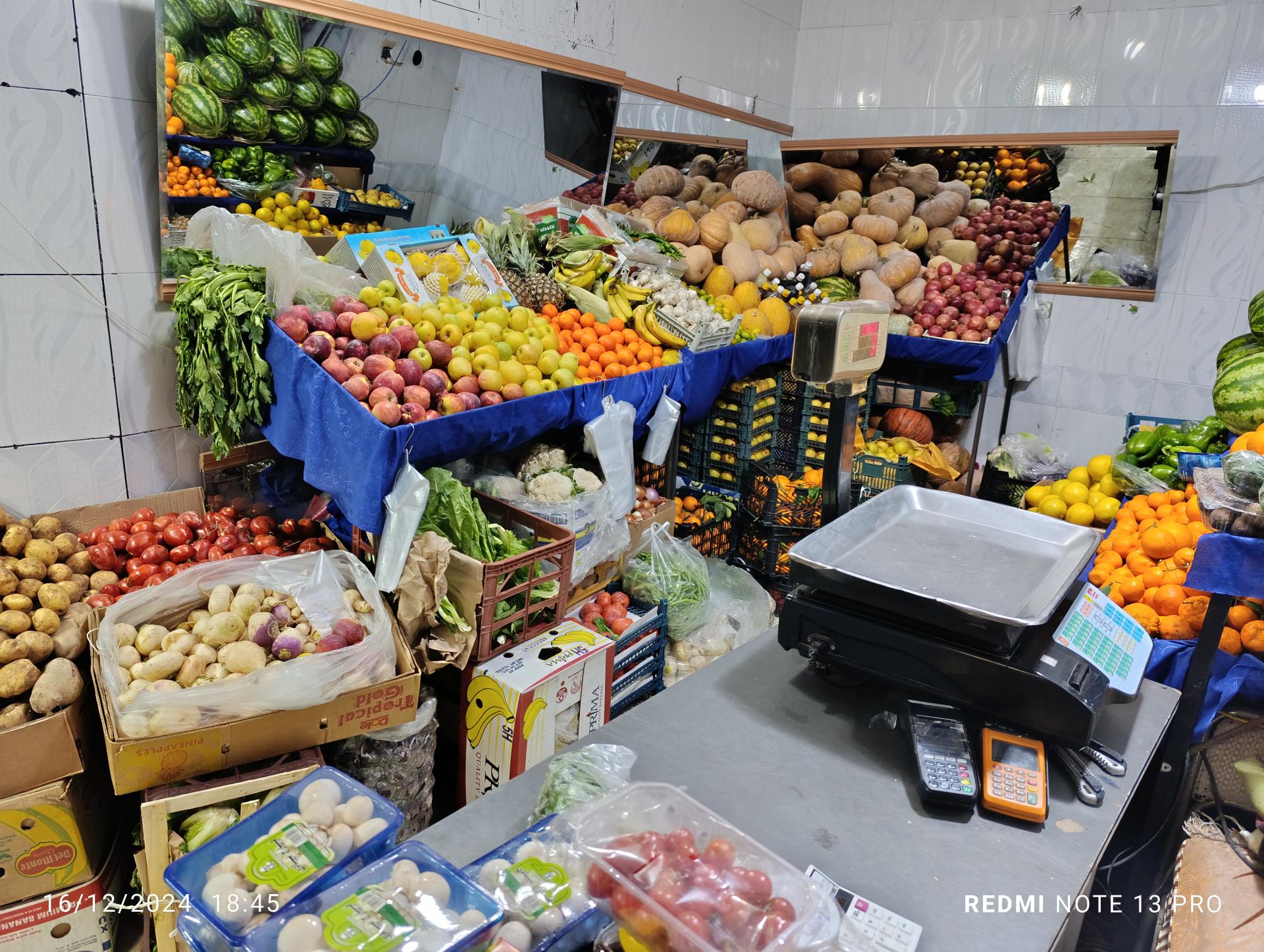 عکس میوه سرای طعم تازه