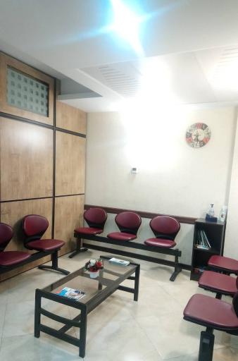 عکس دکتر احسان صنعتی متخصص طب فیزیکی و توانبخشی