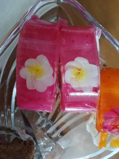 عکس قنادی برگ سبز