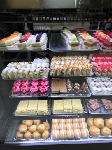 عکس قنادی برگ سبز