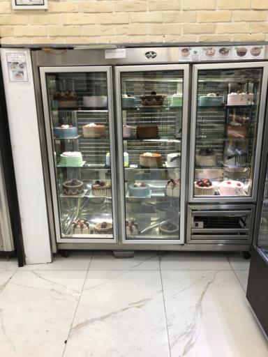 عکس قنادی برگ سبز