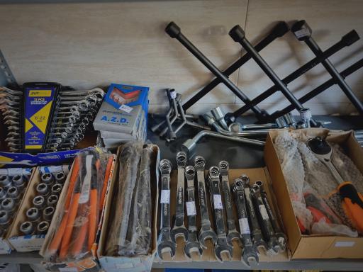 عکس فروشگاه رنگ و ابزار