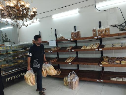 نان و شیرینی تندیر خیابان تهران شعبه ۳