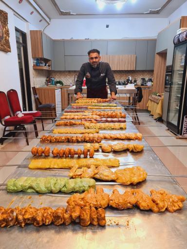 عکس کترینگ پیرزمان