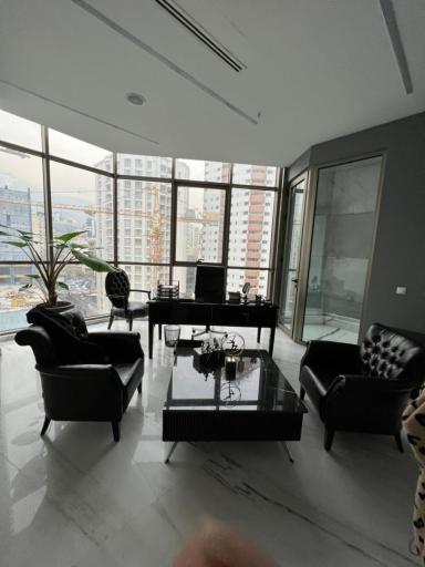 عکس دکتر عاطفه فرامرزی متخصص پوست مو زیبایی لیزر