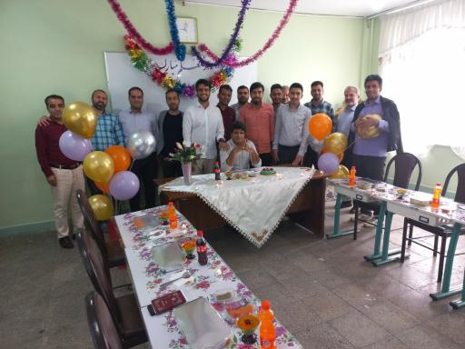 عکس دبیرستان دوره اول پسرانه شهید رضوی (هیأت امنایی و هوشمند)