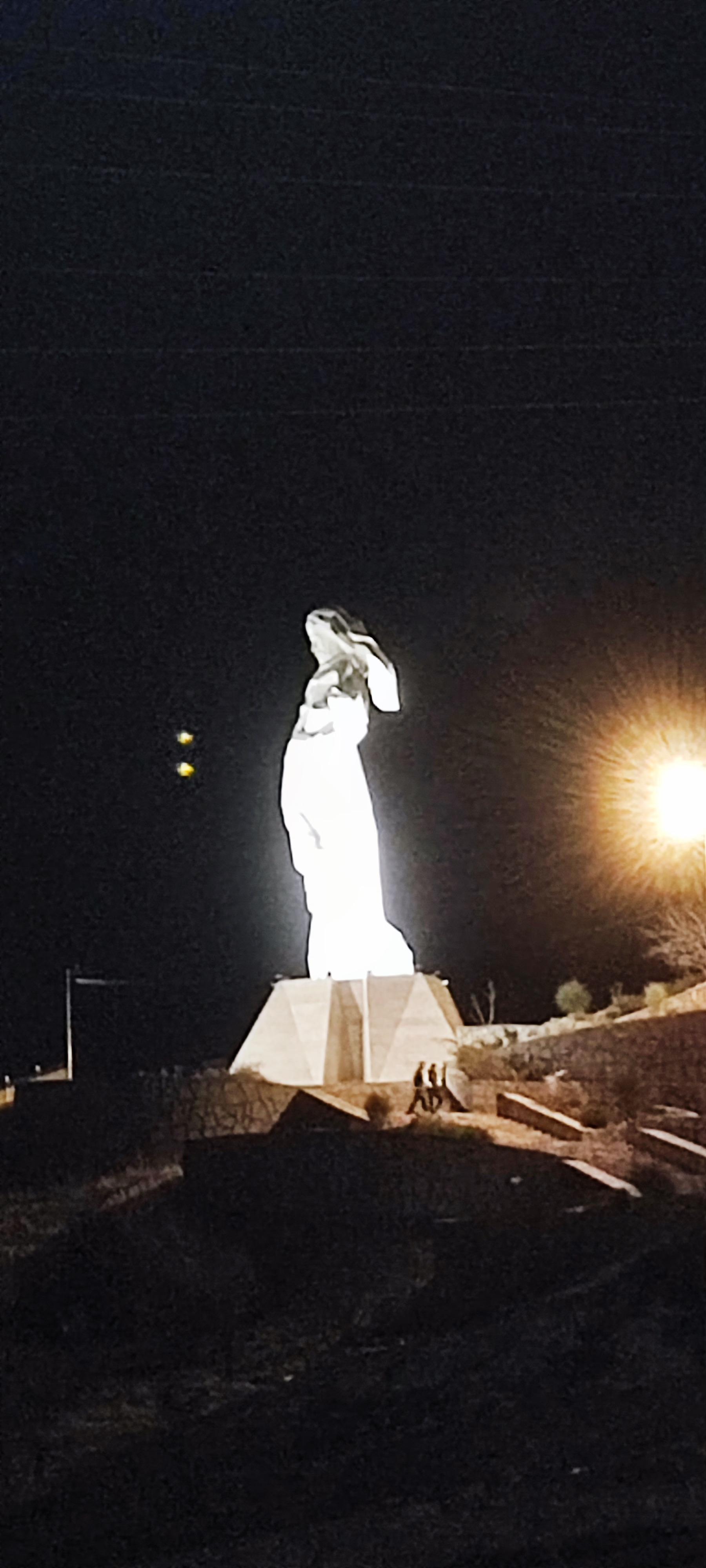 عکس مجسمه یادواره حلبچه 