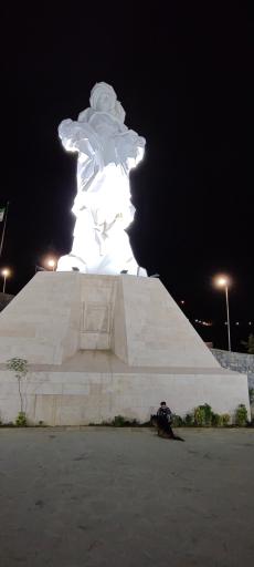 عکس مجسمه یادواره حلبچه 