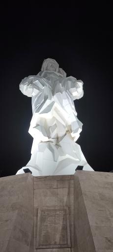 عکس مجسمه یادواره حلبچه 