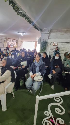 عکس دبیرستان غیردولتی دخترانه متوسطه اول مهر آیین