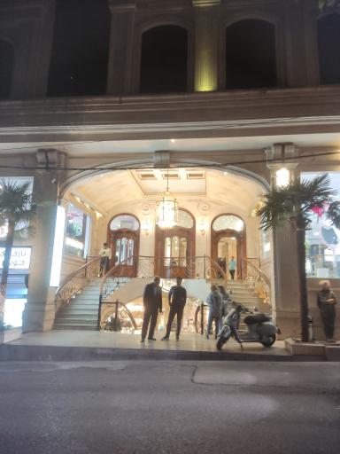 عکس کوئین سنتر