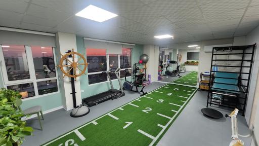 عکس فیزیوتراپی غزال 