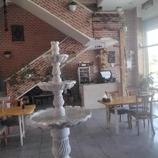 عکس رستوران سنتی آنا
