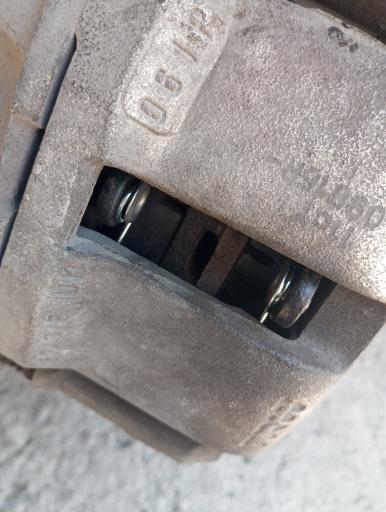 عکس مکانیک برق و انژکتور ایساکو سایپا یدک