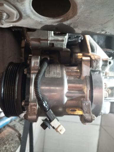 عکس مکانیک برق و انژکتور ایساکو سایپا یدک