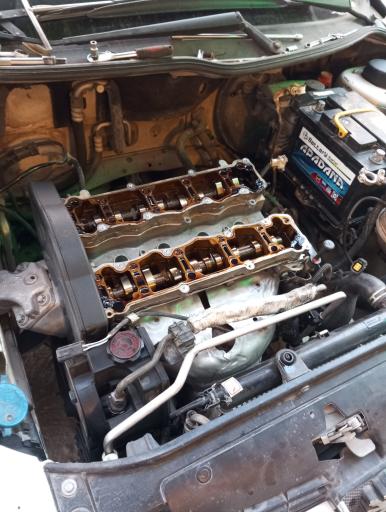 عکس مکانیک برق و انژکتور ایساکو سایپا یدک