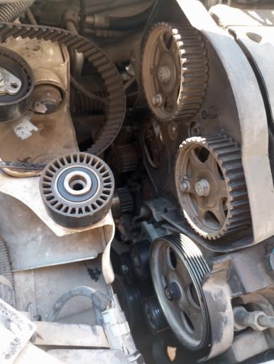 عکس مکانیک برق و انژکتور ایساکو سایپا یدک