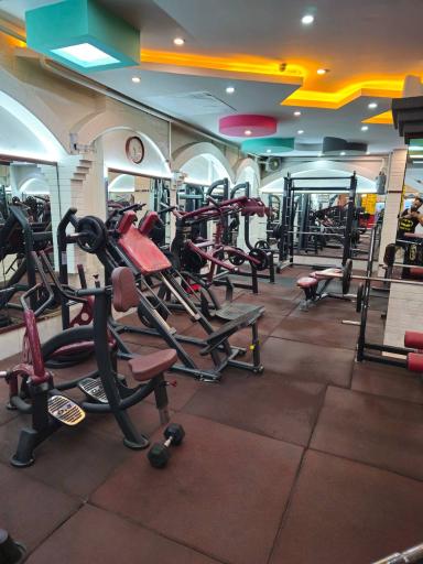 عکس آکادمی بدنسازی و فیتنس رادین