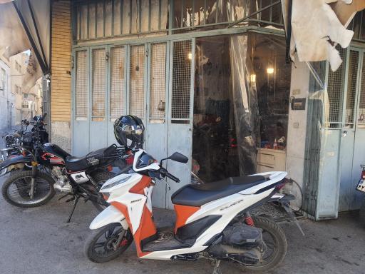 عکس تعمیرگاه موتور حامد