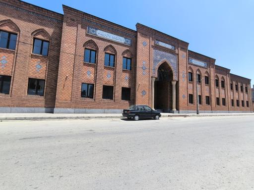 عکس درب اصلی مدرسه دارالفنون