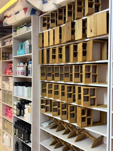 فروشگاه کاشت ناخن احمدوند