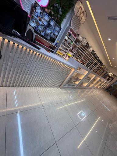 فروشگاه کاشت ناخن احمدوند