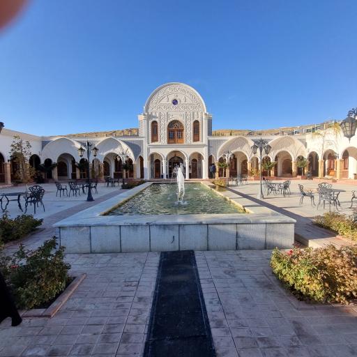 عکس دریاچه پارک عسل