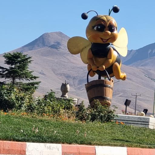 عکس دریاچه پارک عسل