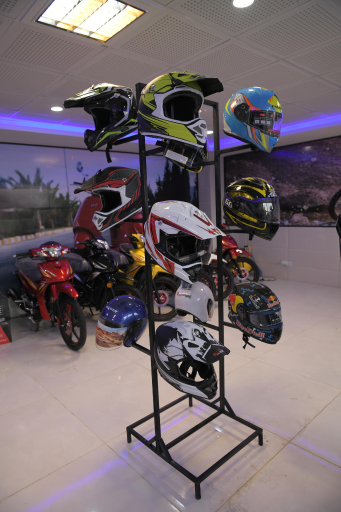 عکس نمایشگاه مرکزی پاسارگاد سیکلت فارس (برمودا)