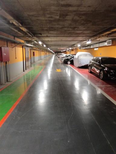 پارکینگ زیر سطحی توحید 