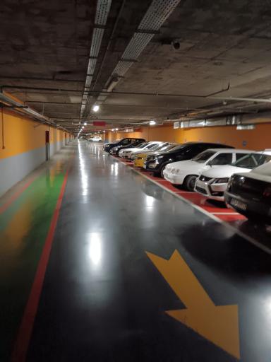 عکس پارکینگ زیر سطحی توحید 