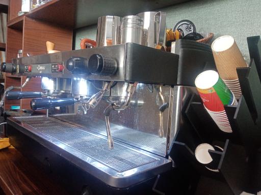 عکس سوپرمارکت و قهوه شبانه روزی 230