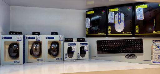 عکس قرمز کامپیوتر