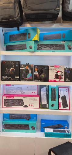 عکس قرمز کامپیوتر