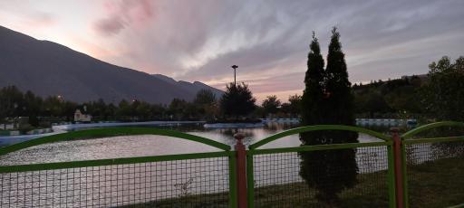 عکس دریاچه پارک عسل