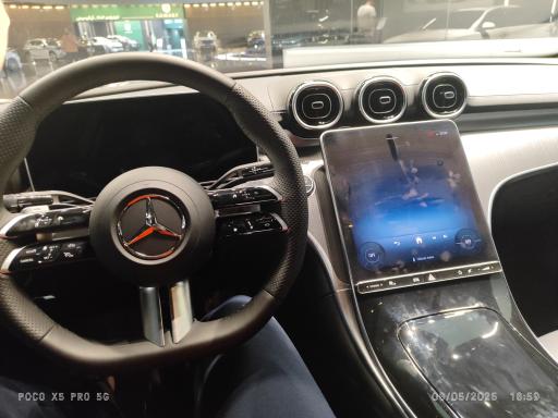 عکس شرکت ستاره ایران، نمایندگی مرسدس بنز