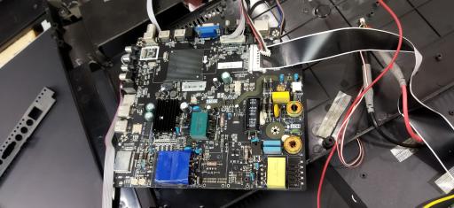 عکس تعمیر انواع تلویزیون قره خانی