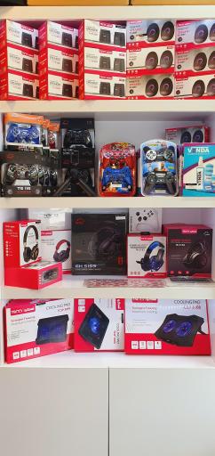 عکس قرمز کامپیوتر