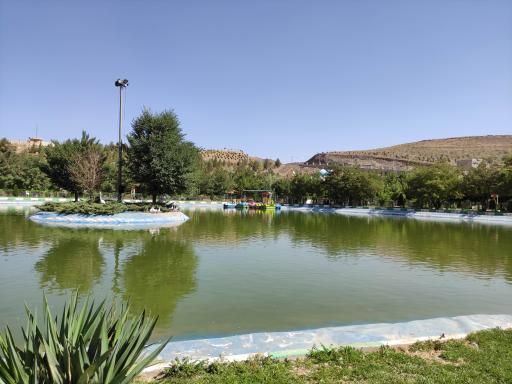 دریاچه پارک عسل