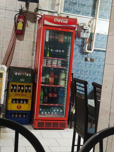 عکس غذا خوری دادلی