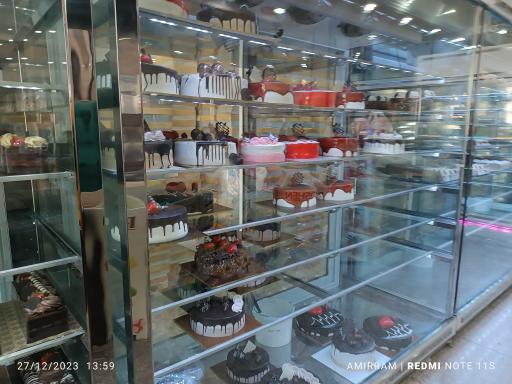 عکس کافه قنادی گلبن