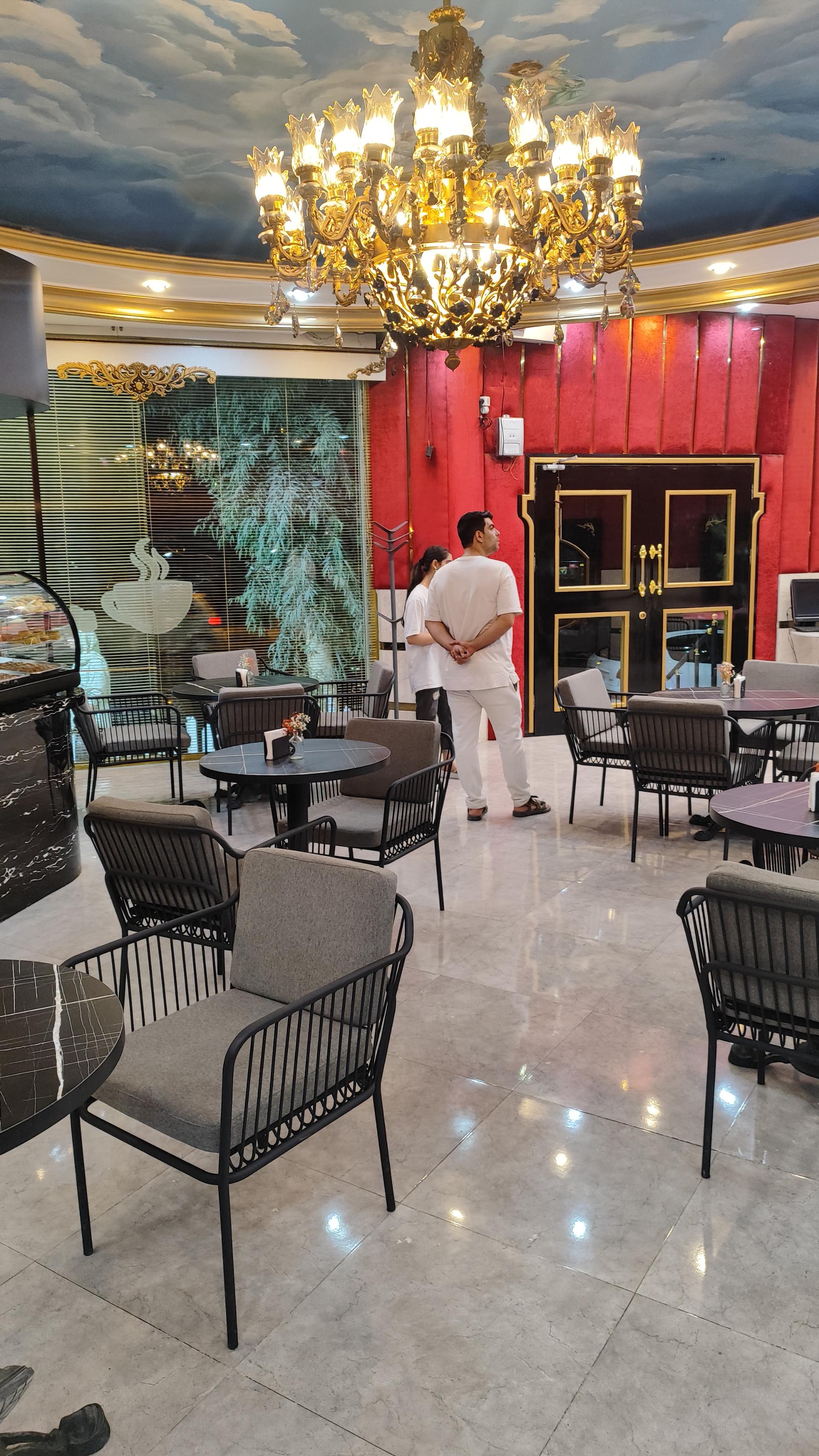 عکس کافه ژوست