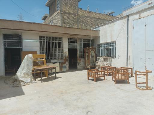 عکس کارگاه تعمیرات مبل و رنگکاری داودی