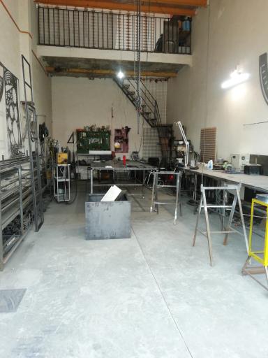 عکس کارگاه سازه های فلزی پارسا