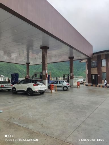 عکس پمپ بنزین هشت بهشت ایرانیان