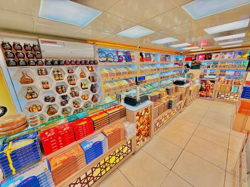 عکس فروشگاه شکلات