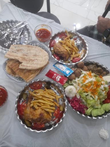 عکس  رستوران دهکده