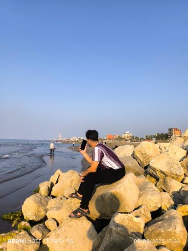 عکس اسکله سنگی ساحل نور