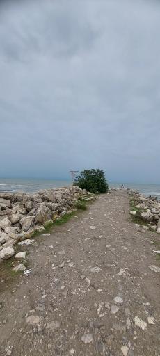 عکس اسکله سنگی ساحل نور