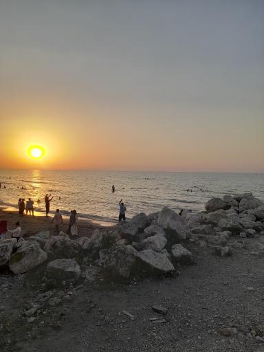 عکس اسکله سنگی ساحل نور